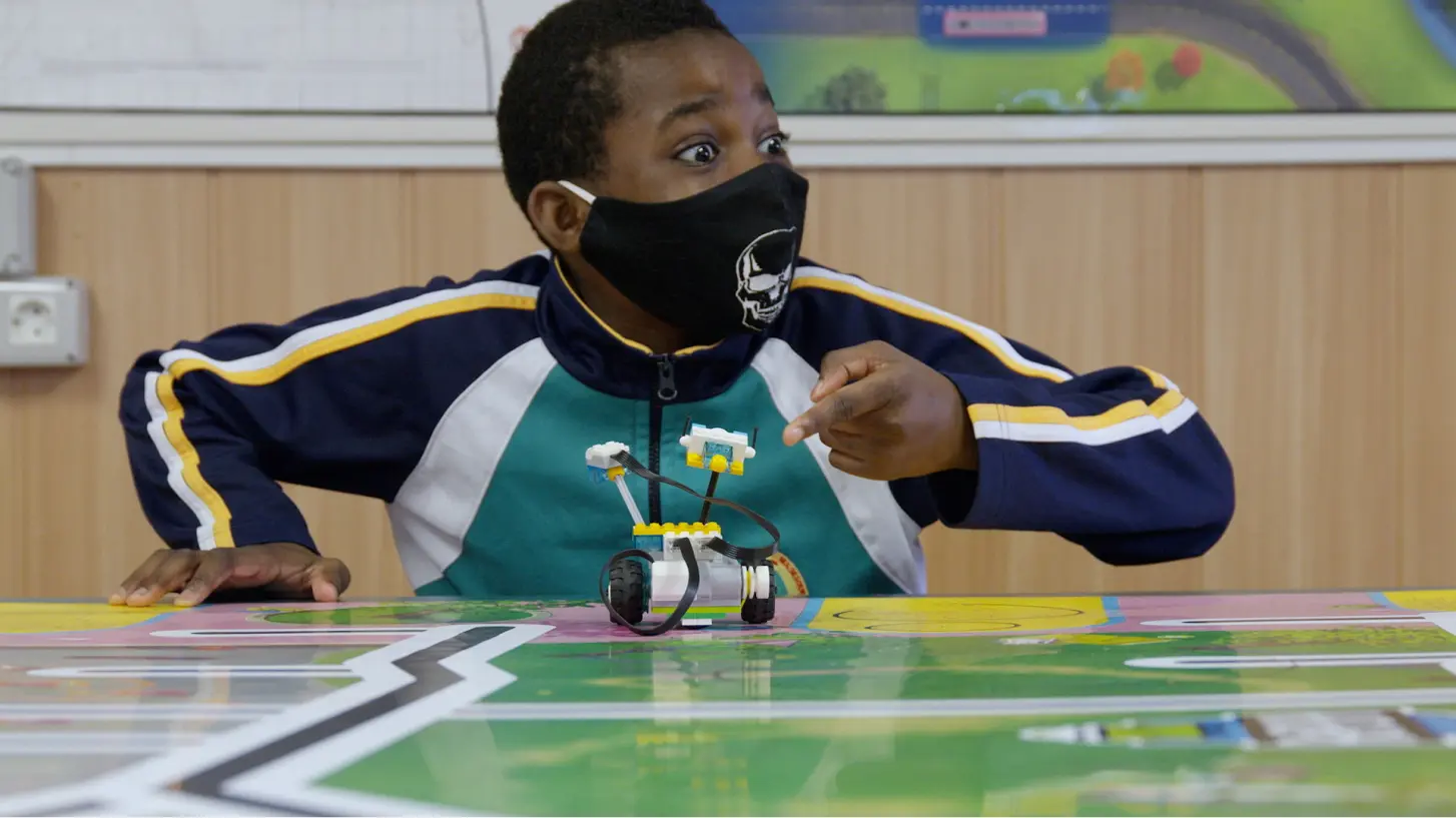 estudiante en el documental las clases de fundación cotec y escuela21